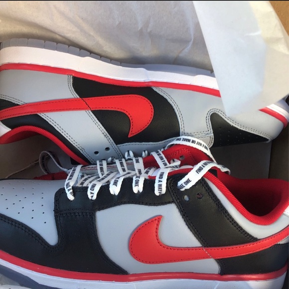 Nike - Picture 2 of 2